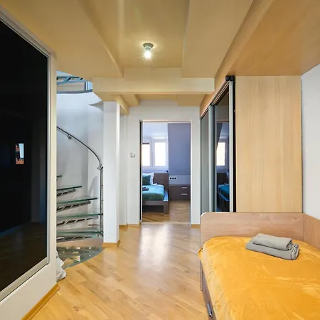 Close - Piwna * Warsaw